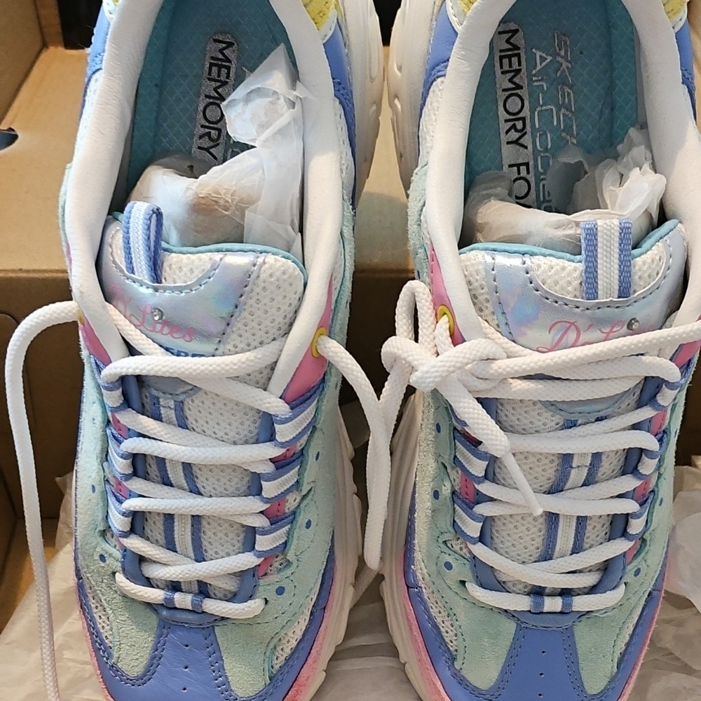 Skechers Womens Blue and Pink Sneakers